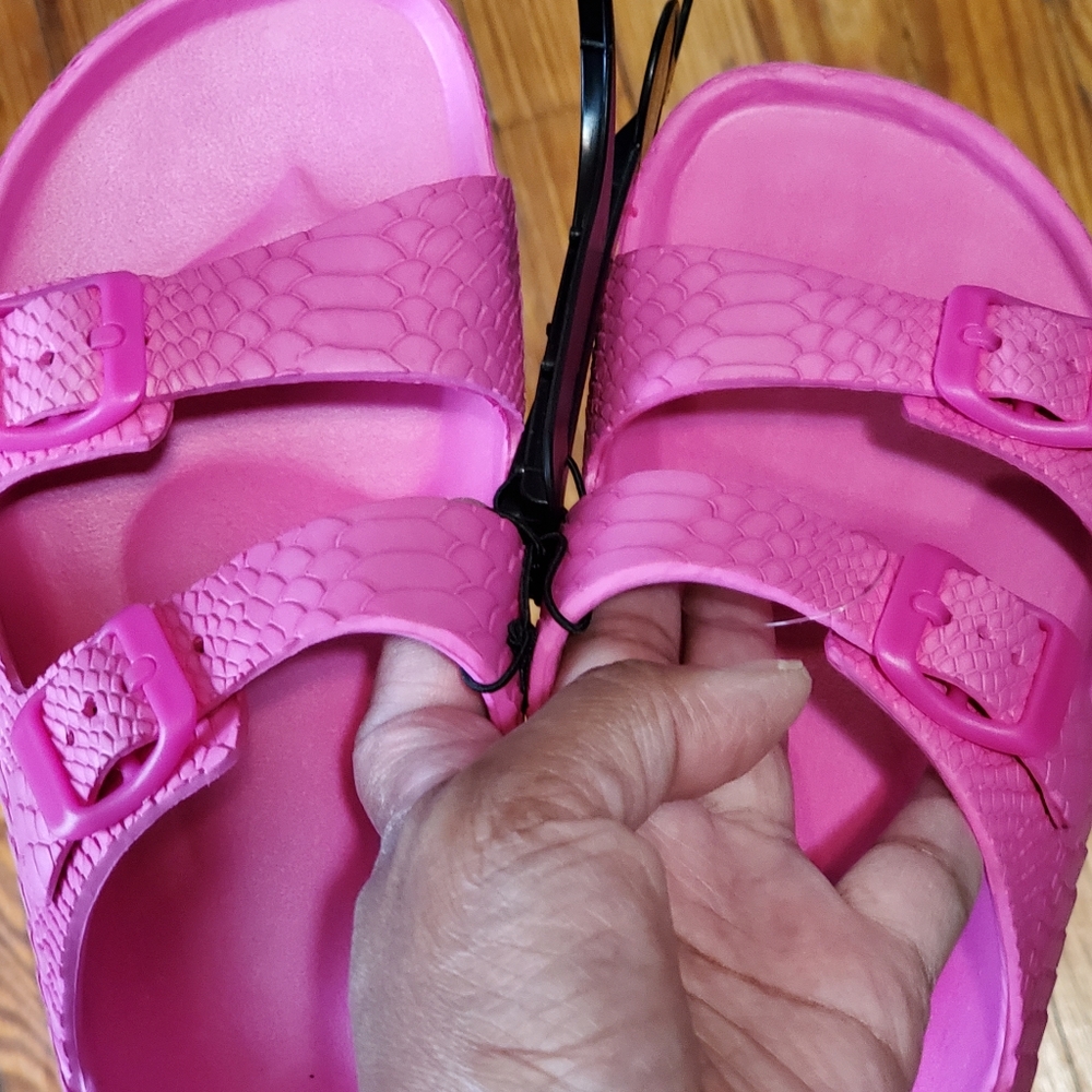 BRAND NEW cozy croc style slippers, neon pink - Picture 2 of 3